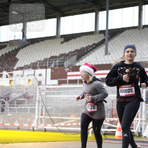 07.12.2025 - St. Pauli X-Mass-Run No. 15 Patografie http://msf.ph/oto/9367691 07.12.2025 10:59:36 Ziel 301, 306, 420, 1826, 4128 meine-sportfotos.de