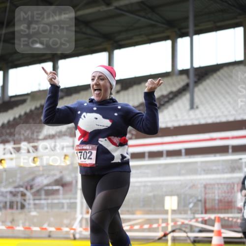 07.12.2025 - St. Pauli X-Mass-Run No. 15 Patografie http://msf.ph/oto/9367700 07.12.2025 10:59:59 Ziel 529, 1482, 1558, 1702, 3586 meine-sportfotos.de