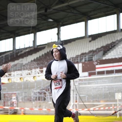 07.12.2025 - St. Pauli X-Mass-Run No. 15 Patografie http://msf.ph/oto/9367702 07.12.2025 11:00:00 Ziel 529, 1482, 1558, 1702, 3586 meine-sportfotos.de