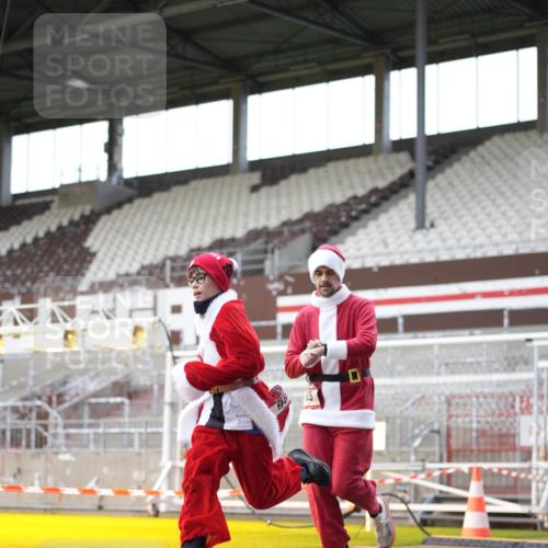 07.12.2025 - St. Pauli X-Mass-Run No. 15 Patografie http://msf.ph/oto/9367709 07.12.2025 11:00:16 Ziel 225, 435, 440, 985, 988, 3586, 4793 meine-sportfotos.de