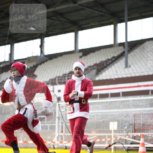07.12.2025 - St. Pauli X-Mass-Run No. 15 Patografie http://msf.ph/oto/9367711 07.12.2025 11:00:16 Ziel 225, 435, 440, 985, 988, 3586, 4793 meine-sportfotos.de