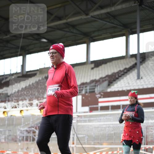 07.12.2025 - St. Pauli X-Mass-Run No. 15 Patografie http://msf.ph/oto/9367725 07.12.2025 11:00:25 Ziel 225, 435, 440, 611, 985, 988, 1721, 3952, 4478, 4793 meine-sportfotos.de