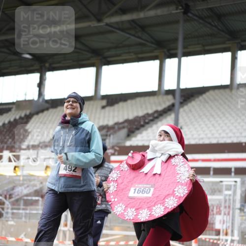 07.12.2025 - St. Pauli X-Mass-Run No. 15 Patografie http://msf.ph/oto/9367733 07.12.2025 11:00:42 Ziel 135, 410, 433, 439, 492, 1660, 3349, 3353 meine-sportfotos.de