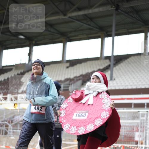07.12.2025 - St. Pauli X-Mass-Run No. 15 Patografie http://msf.ph/oto/9367734 07.12.2025 11:00:42 Ziel 135, 410, 433, 439, 492, 1660, 3349, 3353 meine-sportfotos.de