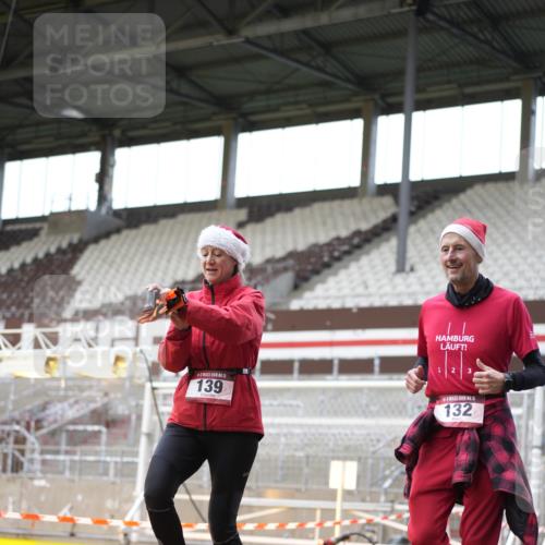 07.12.2025 - St. Pauli X-Mass-Run No. 15 Patografie http://msf.ph/oto/9367752 07.12.2025 11:01:12 Ziel 89, 132, 139, 557, 1705 meine-sportfotos.de