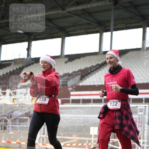 07.12.2025 - St. Pauli X-Mass-Run No. 15 Patografie http://msf.ph/oto/9367753 07.12.2025 11:01:12 Ziel 89, 132, 139, 557, 1705 meine-sportfotos.de