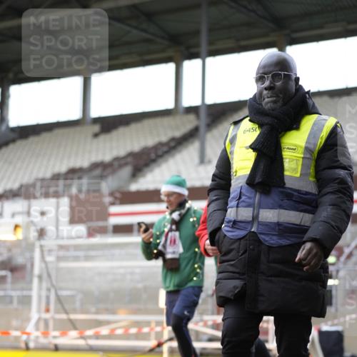 07.12.2025 - St. Pauli X-Mass-Run No. 15 Patografie http://msf.ph/oto/9367766 07.12.2025 11:01:22 Ziel 132, 139, 557, 766, 770, 771, 1300, 1367, 1615, 2251, 2252 meine-sportfotos.de