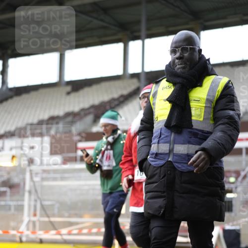 07.12.2025 - St. Pauli X-Mass-Run No. 15 Patografie http://msf.ph/oto/9367767 07.12.2025 11:01:22 Ziel 132, 139, 557, 766, 770, 771, 1300, 1367, 1615, 2251, 2252 meine-sportfotos.de