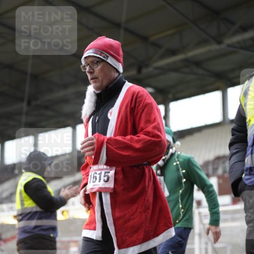 07.12.2025 - St. Pauli X-Mass-Run No. 15 Patografie http://msf.ph/oto/9367768 07.12.2025 11:01:23 Ziel 132, 139, 336, 766, 770, 771, 1300, 1367, 1615, 2251, 2252 meine-sportfotos.de