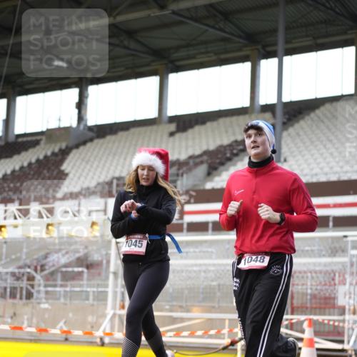 07.12.2025 - St. Pauli X-Mass-Run No. 15 Patografie http://msf.ph/oto/9367773 07.12.2025 11:01:31 Ziel 336, 376, 766, 770, 771, 1045, 1048, 1300, 1367, 1615, 2251, 2252 meine-sportfotos.de