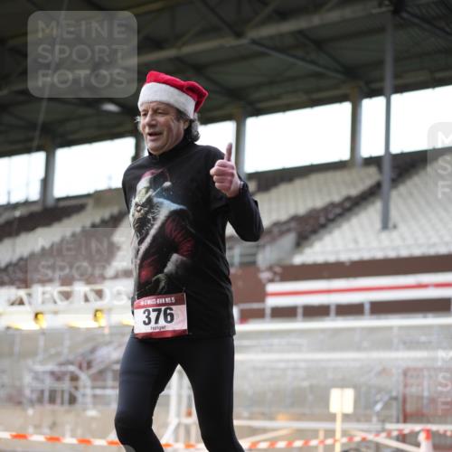 07.12.2025 - St. Pauli X-Mass-Run No. 15 Patografie http://msf.ph/oto/9367778 07.12.2025 11:01:37 Ziel 336, 376, 1045, 1048, 1067, 1367, 1615, 1637, 1640 meine-sportfotos.de