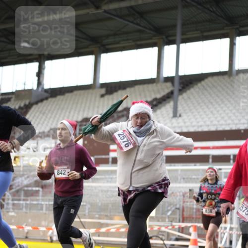07.12.2025 - St. Pauli X-Mass-Run No. 15 Patografie http://msf.ph/oto/9367785 07.12.2025 11:01:53 Ziel 837, 838, 842, 851, 1067, 1637, 1640, 2576 meine-sportfotos.de