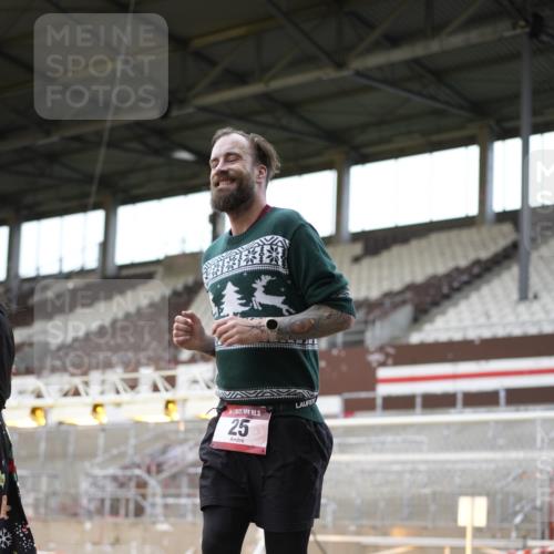07.12.2025 - St. Pauli X-Mass-Run No. 15 Patografie http://msf.ph/oto/9367817 07.12.2025 11:02:28 Ziel 20, 25, 542, 547, 746, 747, 749, 751, 2520 meine-sportfotos.de