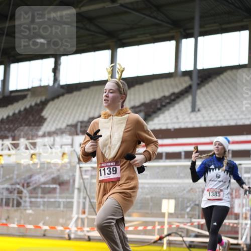 07.12.2025 - St. Pauli X-Mass-Run No. 15 Patografie http://msf.ph/oto/9367854 07.12.2025 11:03:02 Ziel 151, 160, 502, 574, 599, 602, 612, 748, 875, 880, 953, 1102, 1139, 1199, 1385, 1644, 1668, 1670, 4809 meine-sportfotos.de