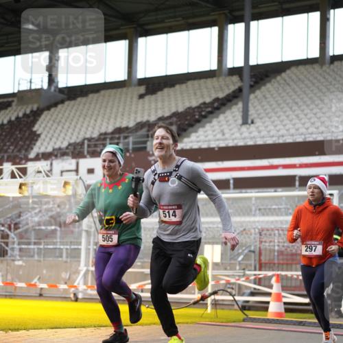 07.12.2025 - St. Pauli X-Mass-Run No. 15 Patografie http://msf.ph/oto/9367885 07.12.2025 11:03:36 Ziel 102, 109, 297, 505, 514, 1551 meine-sportfotos.de