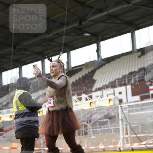 07.12.2025 - St. Pauli X-Mass-Run No. 15 Patografie http://msf.ph/oto/9367924 07.12.2025 11:02:51 Ziel 151, 160, 502, 574, 599, 602, 612, 875, 880, 953, 997, 1063, 1102, 4809 meine-sportfotos.de