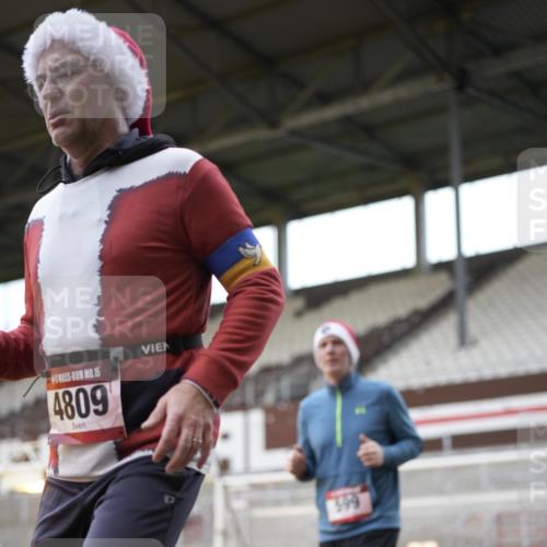 07.12.2025 - St. Pauli X-Mass-Run No. 15 Patografie http://msf.ph/oto/9367929 07.12.2025 11:02:53 Ziel 151, 160, 502, 574, 599, 602, 612, 875, 880, 953, 997, 1102, 1644, 1668, 1670, 4809 meine-sportfotos.de