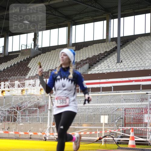 07.12.2025 - St. Pauli X-Mass-Run No. 15 Patografie http://msf.ph/oto/9367940 07.12.2025 11:03:02 Ziel 151, 160, 502, 574, 599, 602, 612, 748, 875, 880, 953, 1102, 1139, 1199, 1385, 1644, 1668, 1670, 4809 meine-sportfotos.de