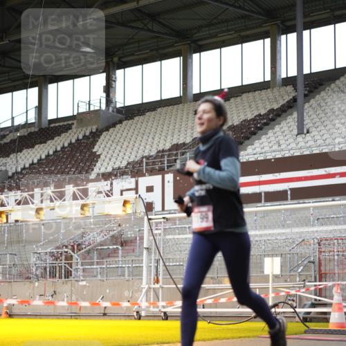 07.12.2025 - St. Pauli X-Mass-Run No. 15 Patografie http://msf.ph/oto/9367941 07.12.2025 11:03:03 Ziel 502, 599, 602, 612, 748, 875, 880, 953, 1102, 1139, 1199, 1385, 1644, 1668, 1670, 4809 meine-sportfotos.de