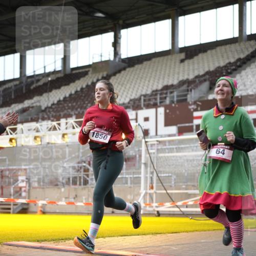 07.12.2025 - St. Pauli X-Mass-Run No. 15 Patografie http://msf.ph/oto/9367950 07.12.2025 11:03:14 Ziel 61, 64, 186, 748, 853, 1139, 1199, 1385, 1850 meine-sportfotos.de