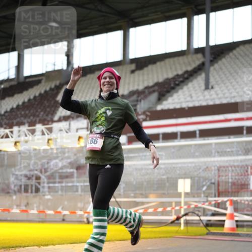 07.12.2025 - St. Pauli X-Mass-Run No. 15 Patografie http://msf.ph/oto/9367955 07.12.2025 11:03:16 Ziel 61, 64, 186, 748, 853, 1139, 1199, 1385, 1850 meine-sportfotos.de