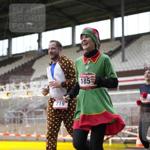 07.12.2025 - St. Pauli X-Mass-Run No. 15 Patografie http://msf.ph/oto/9367974 07.12.2025 11:03:45 Ziel 297, 505, 514, 719, 1551, 1853, 1857, 1860 meine-sportfotos.de
