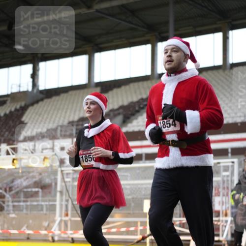 07.12.2025 - St. Pauli X-Mass-Run No. 15 Patografie http://msf.ph/oto/9367985 07.12.2025 11:04:04 Ziel 215, 216, 222, 432, 734, 764, 1200, 1252, 1254, 1401, 1695, 1854, 1856 meine-sportfotos.de