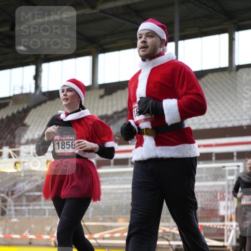 07.12.2025 - St. Pauli X-Mass-Run No. 15 Patografie http://msf.ph/oto/9367986 07.12.2025 11:04:04 Ziel 215, 216, 222, 432, 734, 764, 1200, 1252, 1254, 1401, 1695, 1854, 1856 meine-sportfotos.de
