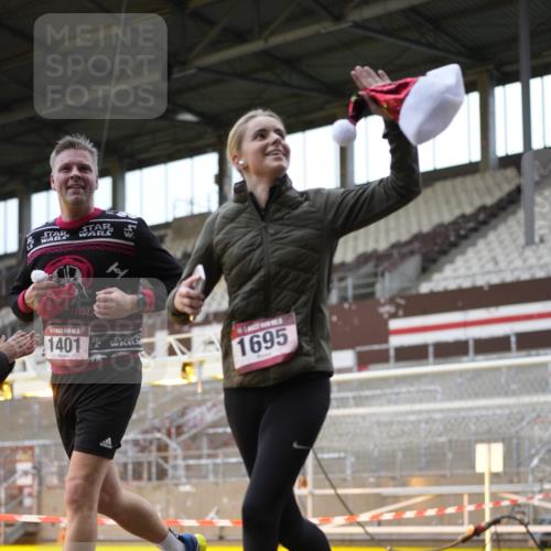 07.12.2025 - St. Pauli X-Mass-Run No. 15 Patografie http://msf.ph/oto/9367994 07.12.2025 11:04:08 Ziel 126, 215, 216, 222, 285, 305, 432, 734, 764, 1200, 1252, 1254, 1401, 1695, 1854, 1856 meine-sportfotos.de