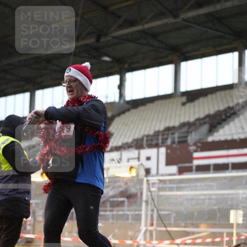 07.12.2025 - St. Pauli X-Mass-Run No. 15 Patografie http://msf.ph/oto/9368012 07.12.2025 11:04:35 Ziel 33, 361, 395, 1643, 2791, 2919, 3719, 4565, 4570, 4571 meine-sportfotos.de