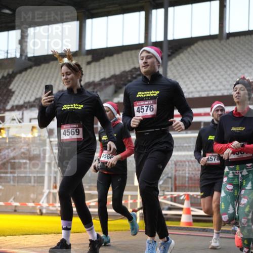 07.12.2025 - St. Pauli X-Mass-Run No. 15 Patografie http://msf.ph/oto/9368021 07.12.2025 11:04:42 Ziel 33, 361, 395, 1643, 2791, 2919, 3719, 4561, 4562, 4563, 4565, 4566, 4567, 4568, 4569, 4570, 4571, 4572, 4573, 4575, 4576, 4577, 4578 meine-sportfotos.de