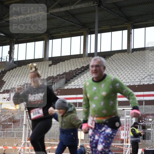 07.12.2025 - St. Pauli X-Mass-Run No. 15 Patografie http://msf.ph/oto/9368041 07.12.2025 11:05:00 Ziel 117, 128, 200, 201, 889, 1152, 1212, 1411, 4562, 4572, 4575 meine-sportfotos.de