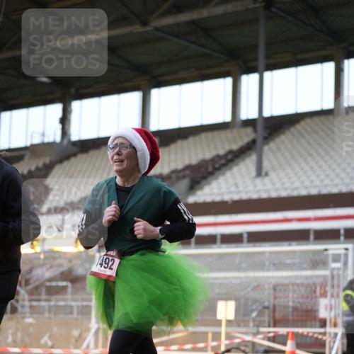 07.12.2025 - St. Pauli X-Mass-Run No. 15 Patografie http://msf.ph/oto/9368048 07.12.2025 11:05:09 Ziel 200, 201, 889, 1152, 1492, 1630 meine-sportfotos.de