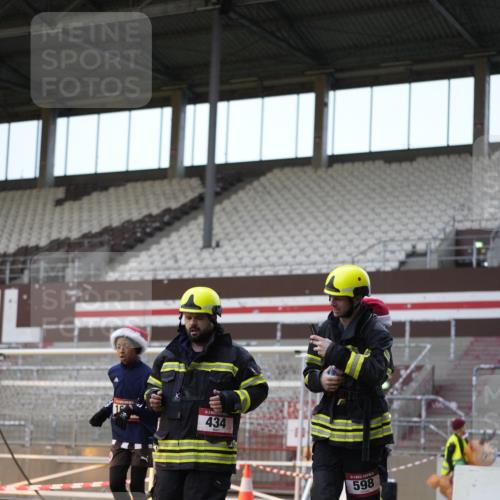 07.12.2025 - St. Pauli X-Mass-Run No. 15 Patografie http://msf.ph/oto/9368051 07.12.2025 11:05:17 Ziel 200, 201, 434, 1311, 1492, 1600, 1630 meine-sportfotos.de