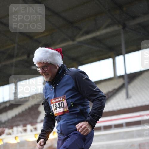 07.12.2025 - St. Pauli X-Mass-Run No. 15 Patografie http://msf.ph/oto/9368057 07.12.2025 11:05:31 Ziel 199, 434, 831, 1046, 1049, 1311, 1600, 1840, 1841, 2006, 2884 meine-sportfotos.de