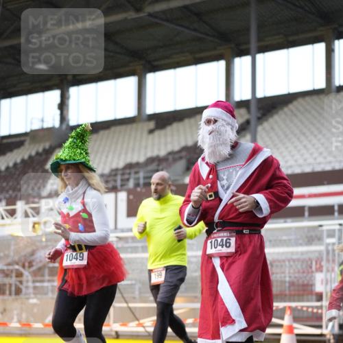07.12.2025 - St. Pauli X-Mass-Run No. 15 Patografie http://msf.ph/oto/9368058 07.12.2025 11:05:32 Ziel 199, 434, 831, 1046, 1049, 1311, 1600, 1840, 1841, 2006, 2884 meine-sportfotos.de