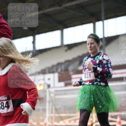 07.12.2025 - St. Pauli X-Mass-Run No. 15 Patografie http://msf.ph/oto/9368061 07.12.2025 11:05:33 Ziel 199, 831, 1046, 1049, 1311, 1840, 1841, 2006, 2884 meine-sportfotos.de