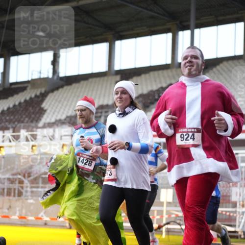 07.12.2025 - St. Pauli X-Mass-Run No. 15 Patografie http://msf.ph/oto/9368071 07.12.2025 11:05:43 Ziel 199, 831, 924, 925, 927, 929, 932, 973, 1046, 1049, 1092, 1196, 1208, 1428, 1432, 1840, 1841, 2006, 2254, 2884, 3272, 3278 meine-sportfotos.de