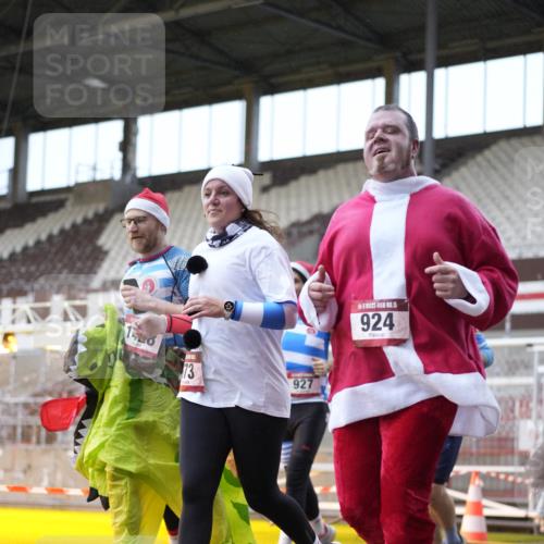 07.12.2025 - St. Pauli X-Mass-Run No. 15 Patografie http://msf.ph/oto/9368072 07.12.2025 11:05:43 Ziel 199, 831, 924, 925, 927, 929, 932, 973, 1046, 1049, 1092, 1196, 1208, 1428, 1432, 1840, 1841, 2006, 2254, 2884, 3272, 3278 meine-sportfotos.de