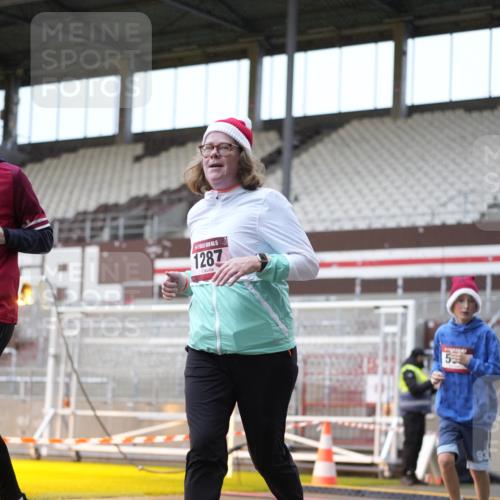 07.12.2025 - St. Pauli X-Mass-Run No. 15 Patografie http://msf.ph/oto/9368100 07.12.2025 11:06:03 Ziel 92, 204, 298, 300, 402, 403, 414, 556, 659, 693, 854, 858, 878, 920, 944, 1024, 1025, 1223, 1229, 1287, 1429, 1430, 1608, 1648, 2243, 2245, 4579, 4581, 4583, 4585, 4587 meine-sportfotos.de