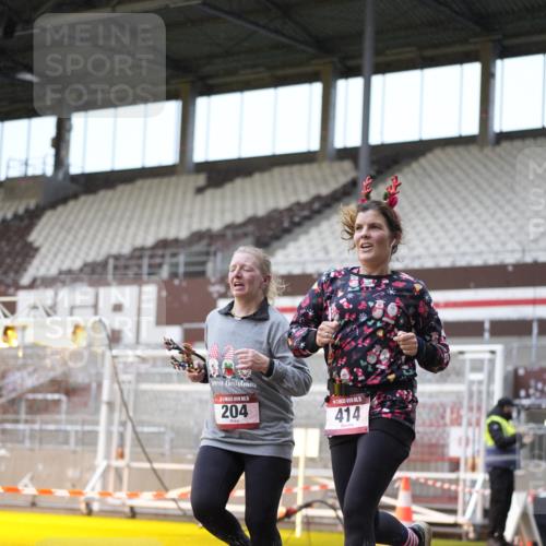 07.12.2025 - St. Pauli X-Mass-Run No. 15 Patografie http://msf.ph/oto/9368104 07.12.2025 11:06:08 Ziel 92, 204, 402, 403, 414, 474, 486, 556, 693, 854, 858, 878, 920, 944, 1024, 1025, 1223, 1229, 1287, 1403, 1429, 1430, 1648, 2243, 2245, 4579, 4581, 4583, 4585, 4587 meine-sportfotos.de