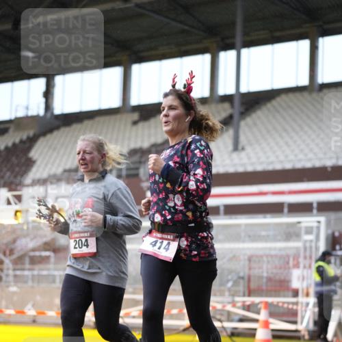 07.12.2025 - St. Pauli X-Mass-Run No. 15 Patografie http://msf.ph/oto/9368106 07.12.2025 11:06:09 Ziel 92, 204, 402, 403, 414, 474, 486, 556, 693, 854, 858, 878, 920, 944, 1024, 1025, 1223, 1229, 1287, 1403, 1429, 1430, 1648, 2243, 2245, 4579, 4581, 4583, 4585, 4587 meine-sportfotos.de
