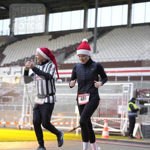 07.12.2025 - St. Pauli X-Mass-Run No. 15 Patografie http://msf.ph/oto/9368111 07.12.2025 11:06:13 Ziel 204, 402, 403, 414, 474, 486, 556, 854, 858, 878, 920, 1223, 1229, 1287, 1403, 1429, 1430, 1442, 2245, 4579, 4581, 4583, 4585, 4587 meine-sportfotos.de