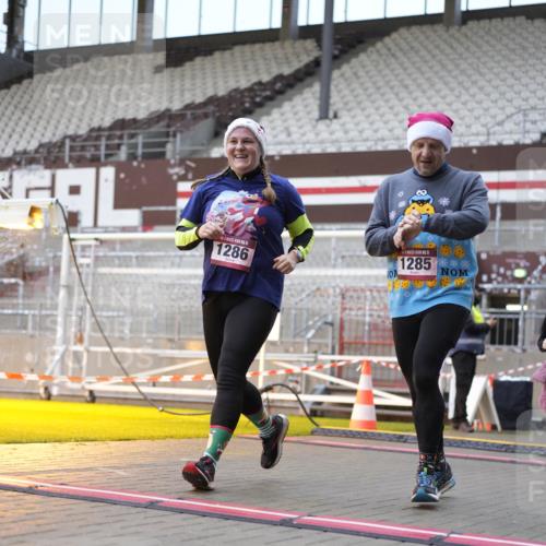 07.12.2025 - St. Pauli X-Mass-Run No. 15 Patografie http://msf.ph/oto/9368119 07.12.2025 11:06:29 Ziel 359, 382, 565, 1285, 1286, 1440, 1442, 1556, 1564 meine-sportfotos.de