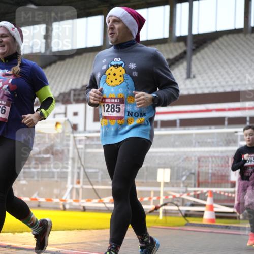 07.12.2025 - St. Pauli X-Mass-Run No. 15 Patografie http://msf.ph/oto/9368122 07.12.2025 11:06:30 Ziel 359, 382, 565, 1285, 1286, 1440, 1442, 1556, 1564 meine-sportfotos.de