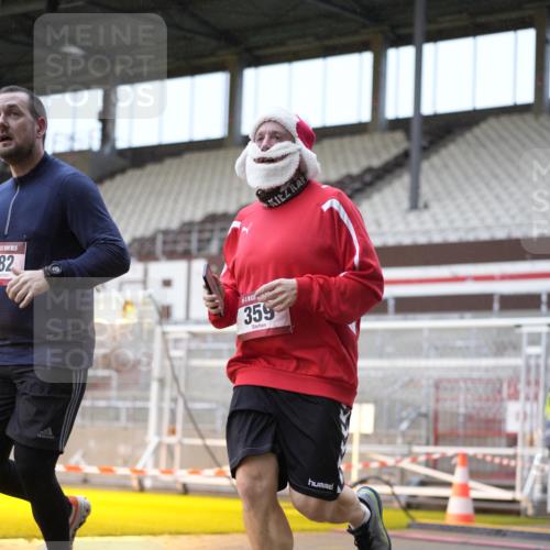 07.12.2025 - St. Pauli X-Mass-Run No. 15 Patografie http://msf.ph/oto/9368127 07.12.2025 11:06:33 Ziel 359, 382, 565, 1285, 1286, 1440, 1442, 1556, 1564, 4582, 4588 meine-sportfotos.de
