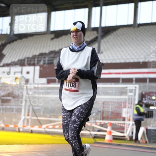 07.12.2025 - St. Pauli X-Mass-Run No. 15 Patografie http://msf.ph/oto/9368132 07.12.2025 11:06:40 Ziel 359, 382, 565, 595, 1285, 1286, 1462, 1556, 1564, 1708, 4582, 4588 meine-sportfotos.de
