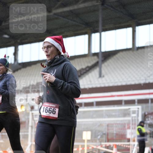 07.12.2025 - St. Pauli X-Mass-Run No. 15 Patografie http://msf.ph/oto/9368142 07.12.2025 11:06:56 Ziel 595, 1462, 1469, 1634, 1666, 1751, 1861, 1862 meine-sportfotos.de