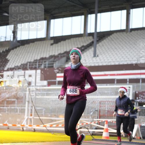 07.12.2025 - St. Pauli X-Mass-Run No. 15 Patografie http://msf.ph/oto/9368151 07.12.2025 11:07:07 Ziel 281, 342, 344, 596, 688, 1585, 1587, 1634, 1666, 1751, 1861, 1862 meine-sportfotos.de