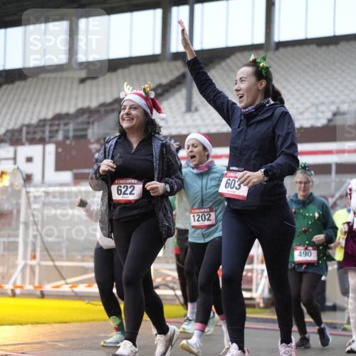 07.12.2025 - St. Pauli X-Mass-Run No. 15 Patografie http://msf.ph/oto/9368164 07.12.2025 11:07:15 Ziel 281, 342, 344, 476, 490, 591, 596, 603, 621, 622, 673, 688, 781, 1202, 1206, 1233, 1585, 1587, 1862, 2403, 5008 meine-sportfotos.de